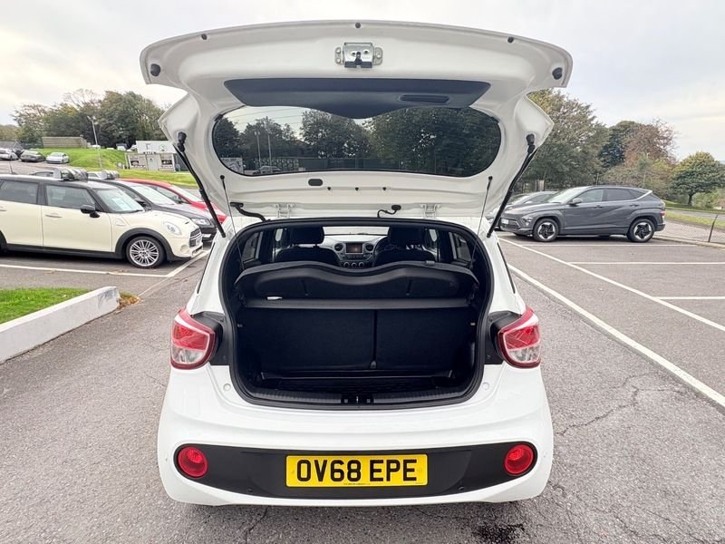 Used Hyundai i10 2018 for sale - 76381929: Photo 12