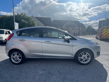 Used Ford Fiesta 2015 for sale - 78570411: Photo