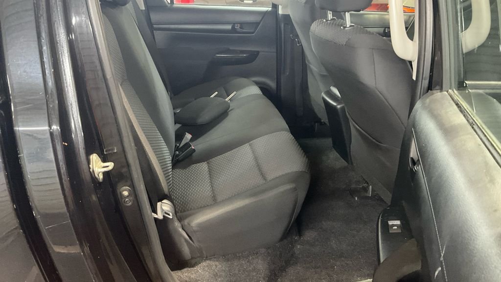 Used Toyota Hilux 2017 for sale - 77539653: Photo 5