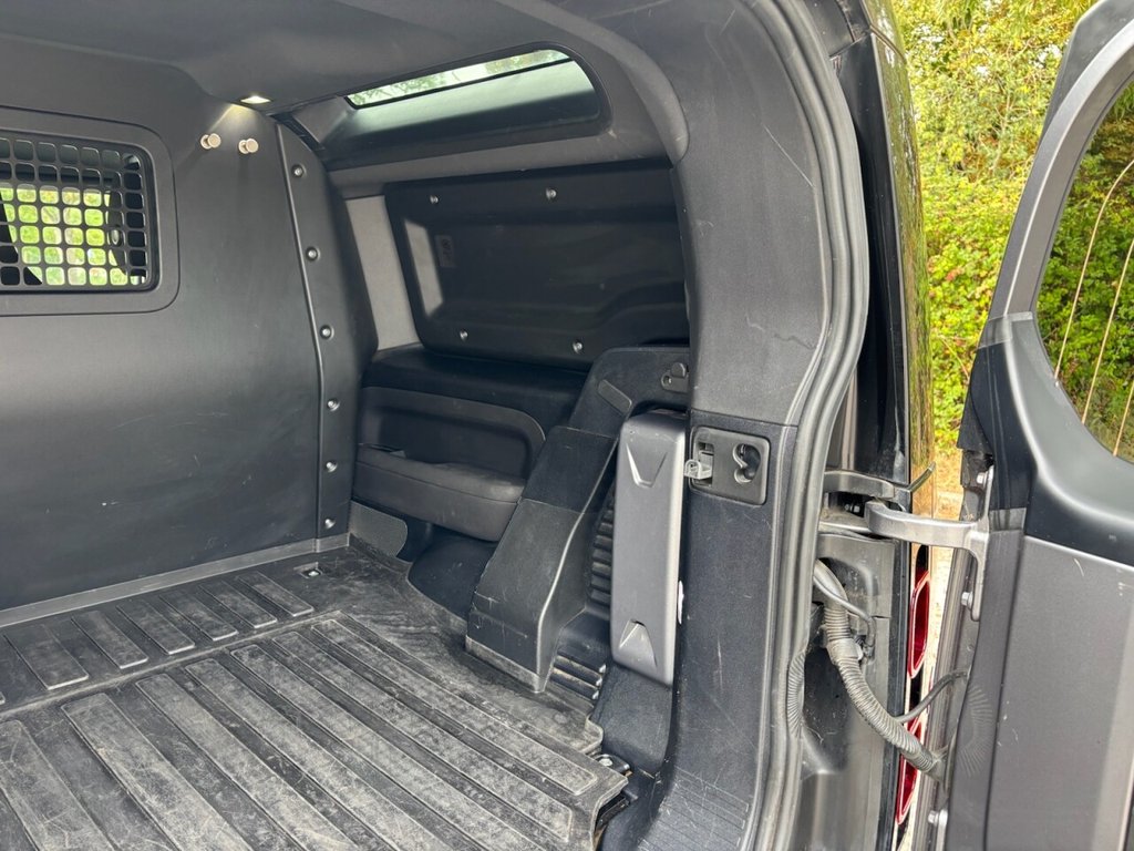 Used Land Rover Defender 2021 for sale - 76783518: Photo 24