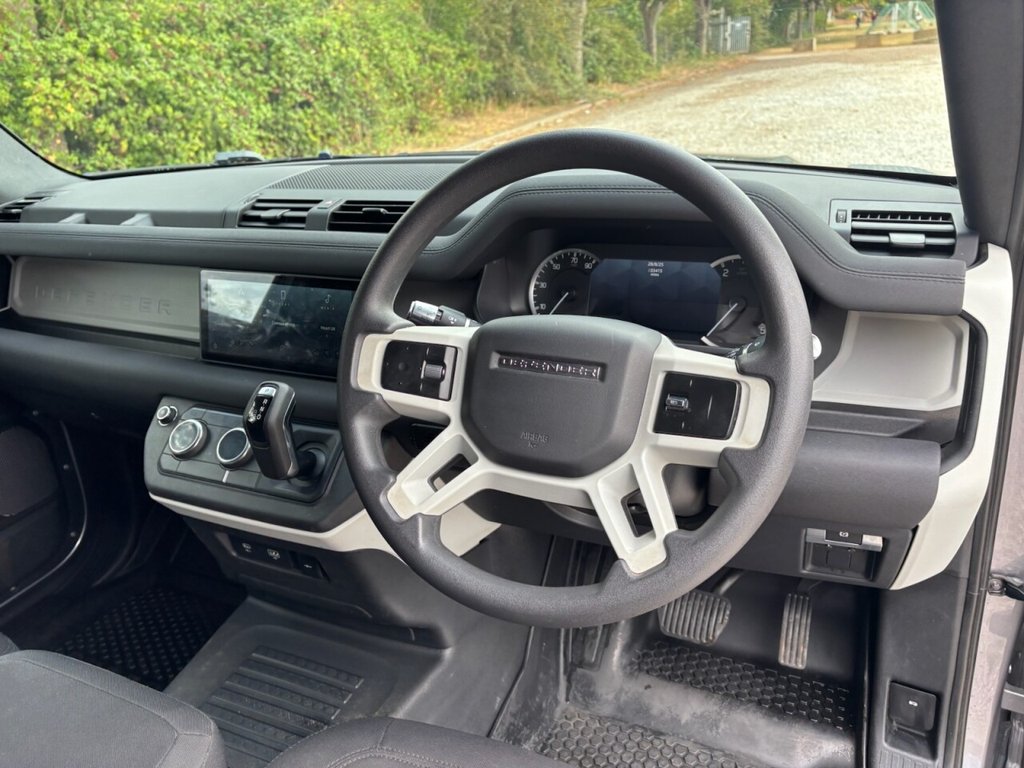 Used Land Rover Defender 2021 for sale - 76783518: Photo 31