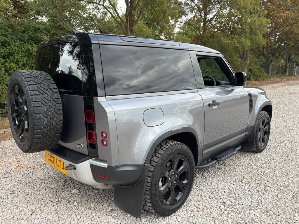 Used Land Rover Defender 2021 for sale - 76783518: Photo 5