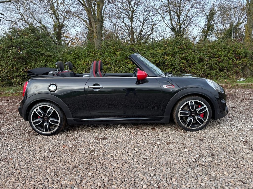 Used MINI Convertible 2017 for sale - 76783683: Photo 3