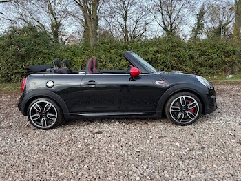 Used MINI Convertible 2017 for sale - 76783683: Photo