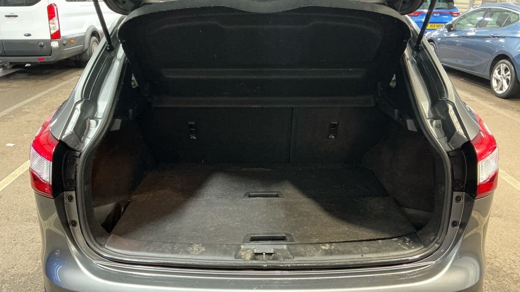 Used Nissan Qashqai 2016 for sale - 77638153: Photo 13