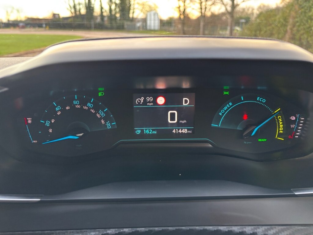 Used Peugeot E-2008 2022 for sale - 76783432: Photo 42