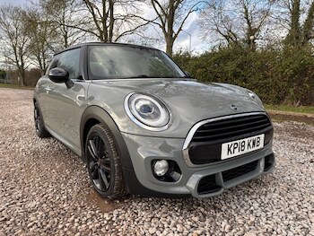 Used MINI Hatch 2018 for sale - 77250732: Photo