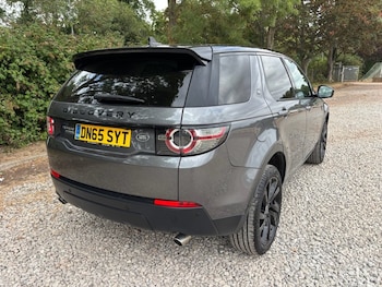 Used Land Rover Discovery Sport 2015 for sale - 79265237: Photo