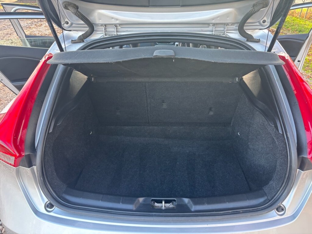 Used Volvo V40 2017 for sale - 76783655: Photo 25