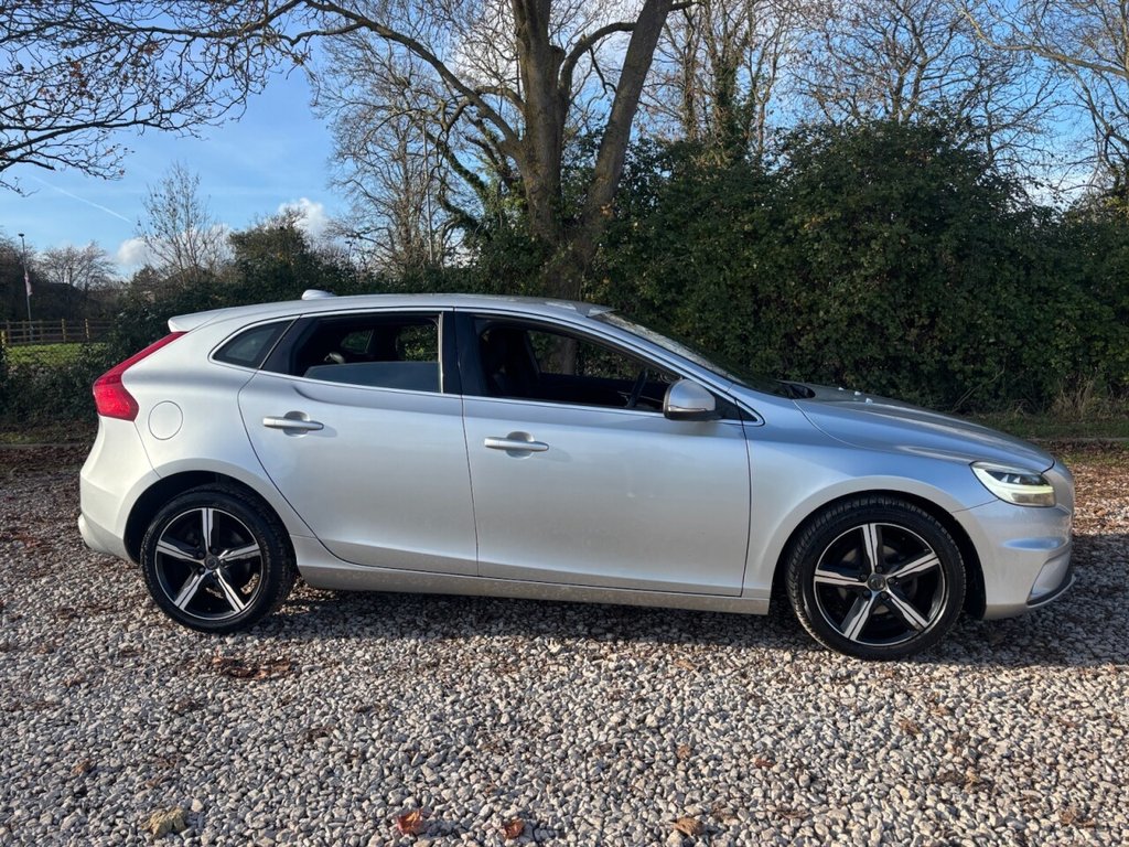 Used Volvo V40 2017 for sale - 76783655: Photo 3