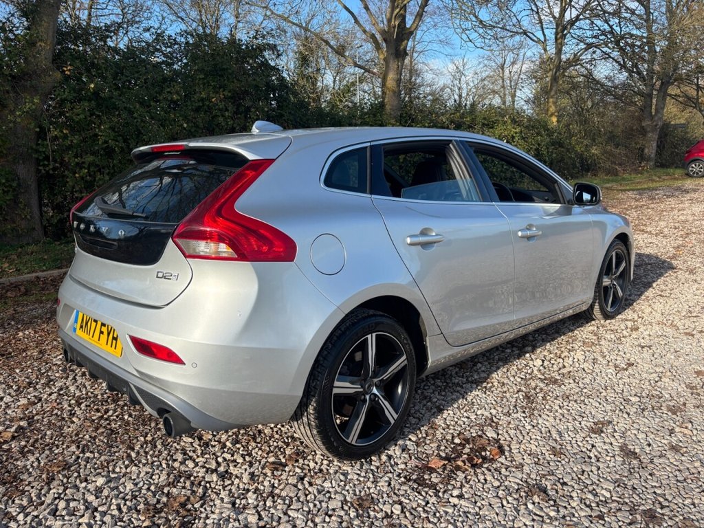 Used Volvo V40 2017 for sale - 76783655: Photo 6