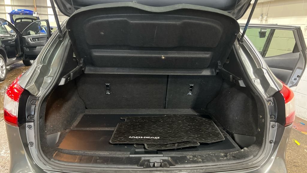 Used Nissan Qashqai 2016 for sale - 76783854: Photo 12