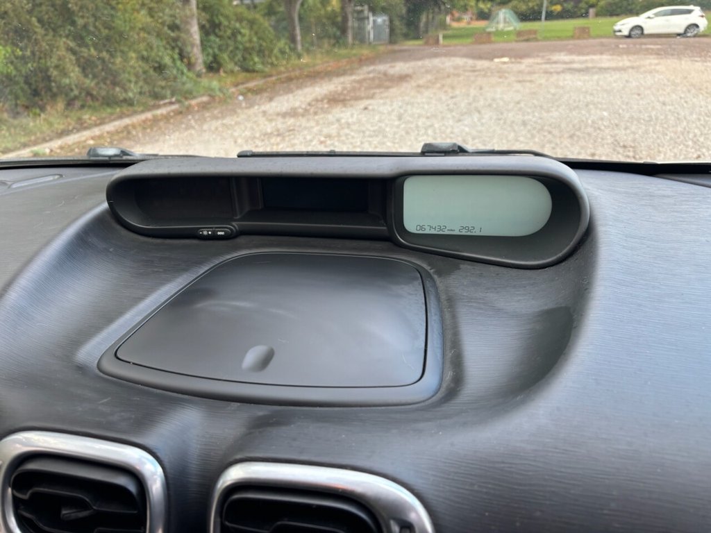 Used Citroen C3 Picasso 2009 for sale - 77211898: Photo 18