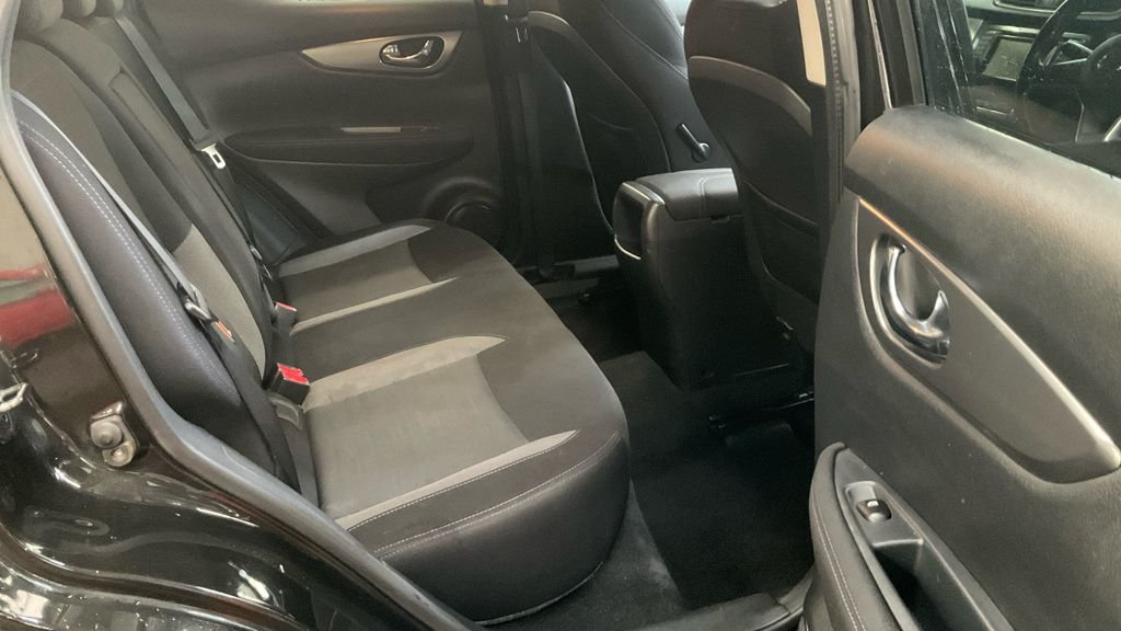 Used Nissan Qashqai 2017 for sale - 76883701: Photo 14