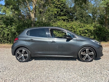 Used Peugeot 208 2015 for sale - 79129689: Photo