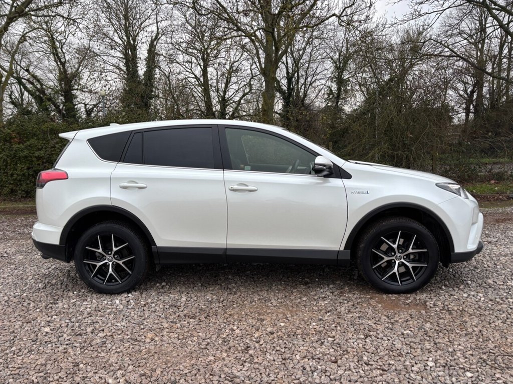 Used Toyota RAV4 2018 for sale - 77250731: Photo 3