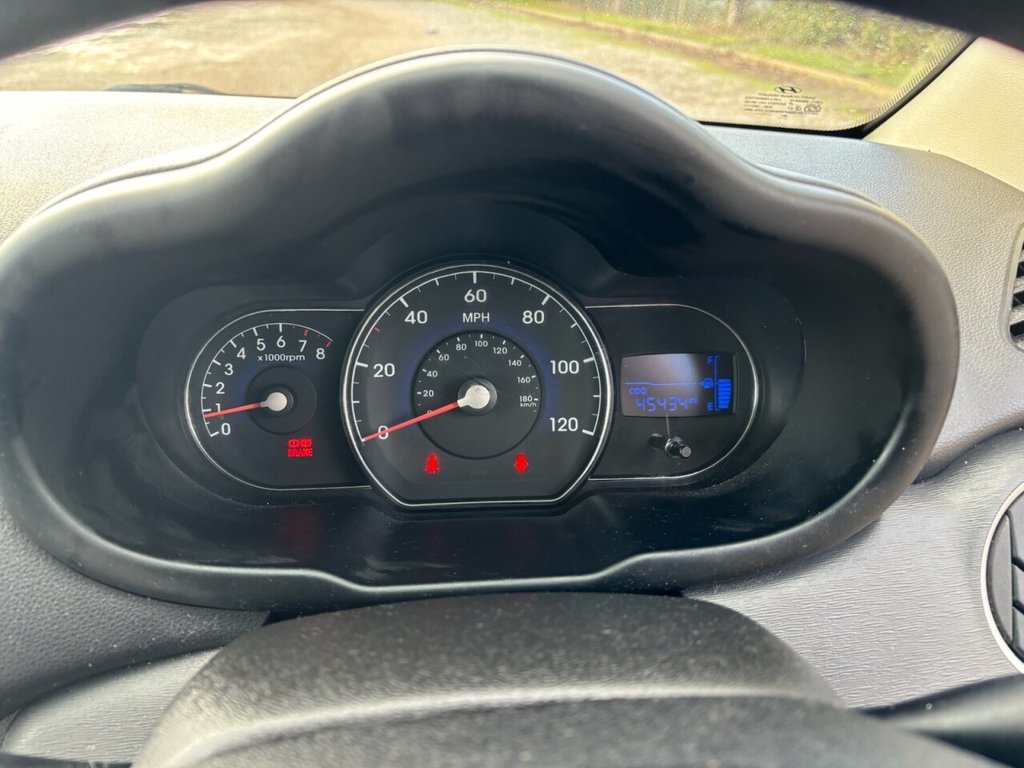 Used Hyundai i10 2012 for sale - 77642877: Photo 20