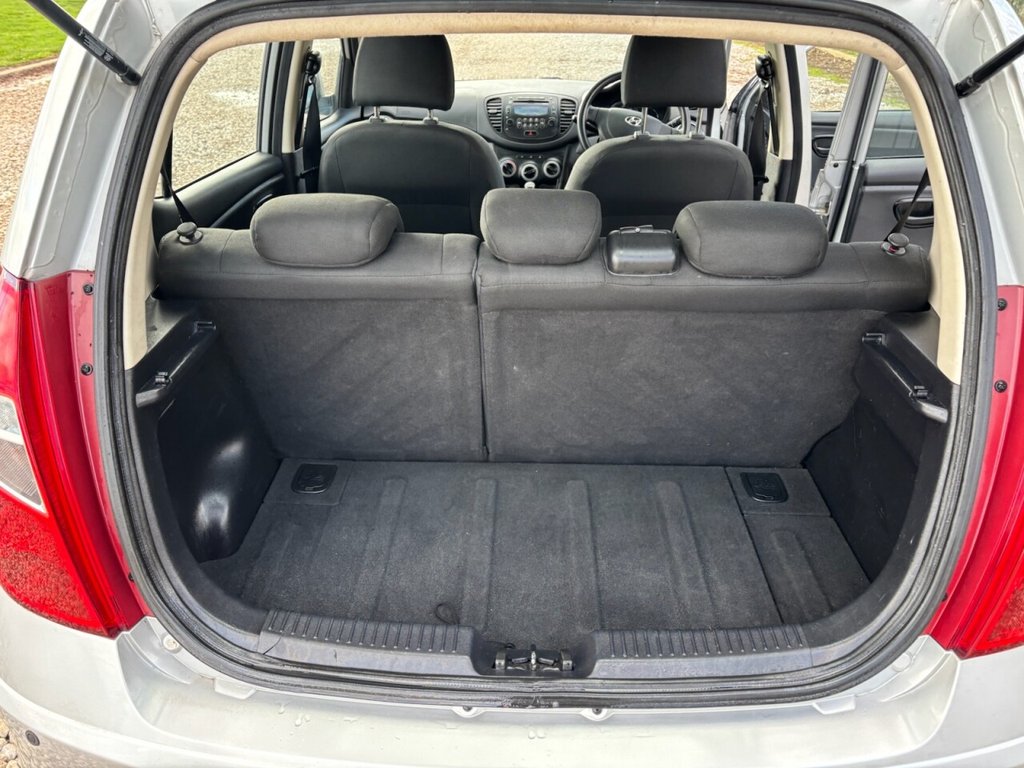 Used Hyundai i10 2012 for sale - 77642877: Photo 25