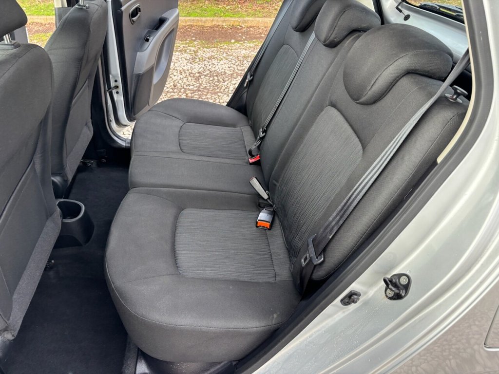 Used Hyundai i10 2012 for sale - 77642877: Photo 28