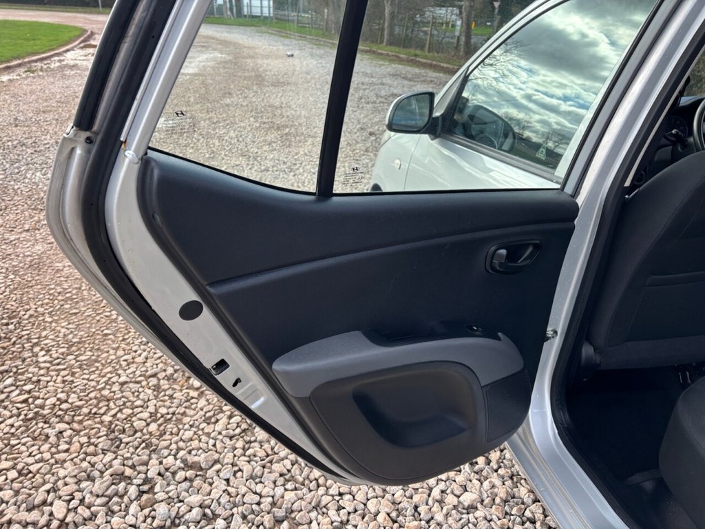 Used Hyundai i10 2012 for sale - 77642877: Photo 30