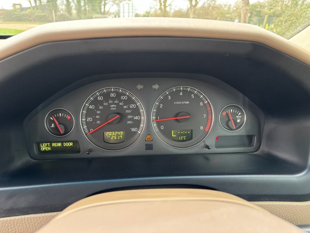 Used Volvo V70 2005 for sale - 77703560: Photo 18