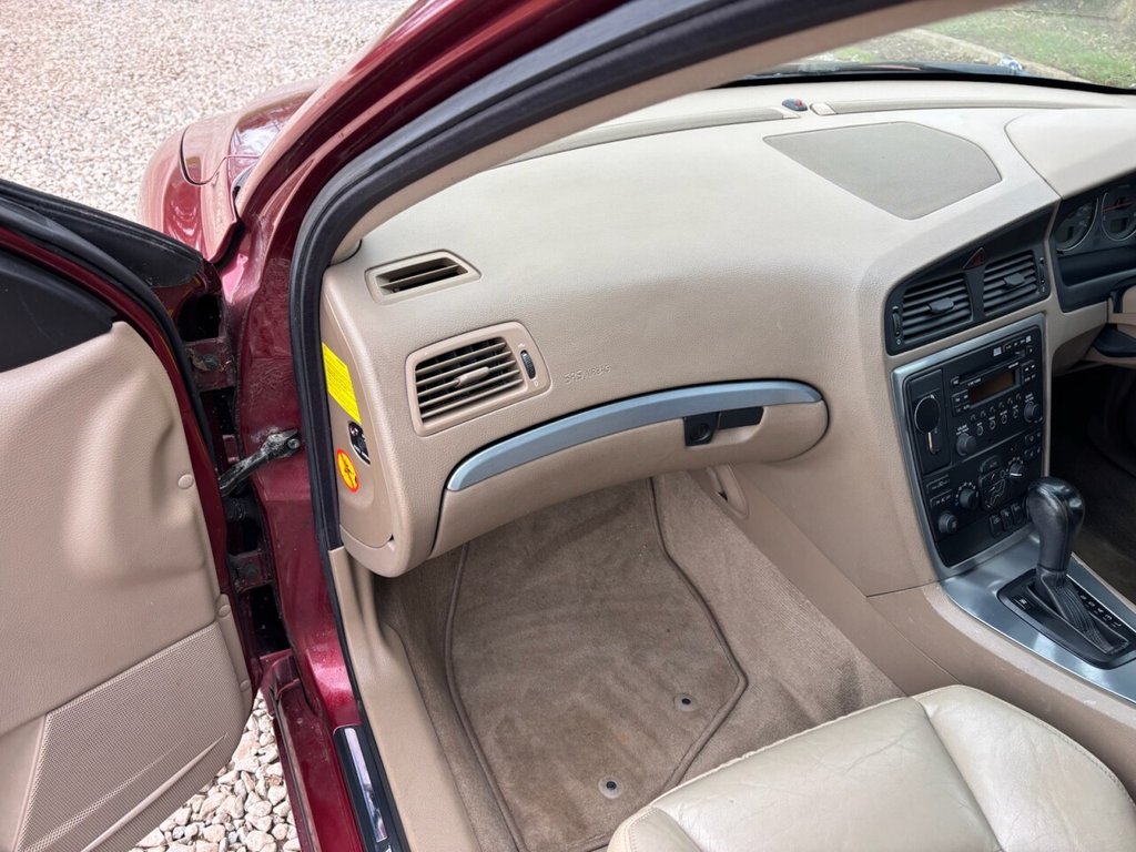 Used Volvo V70 2005 for sale - 77703560: Photo 23