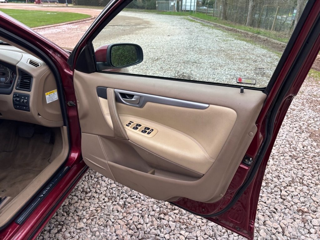 Used Volvo V70 2005 for sale - 77703560: Photo 34