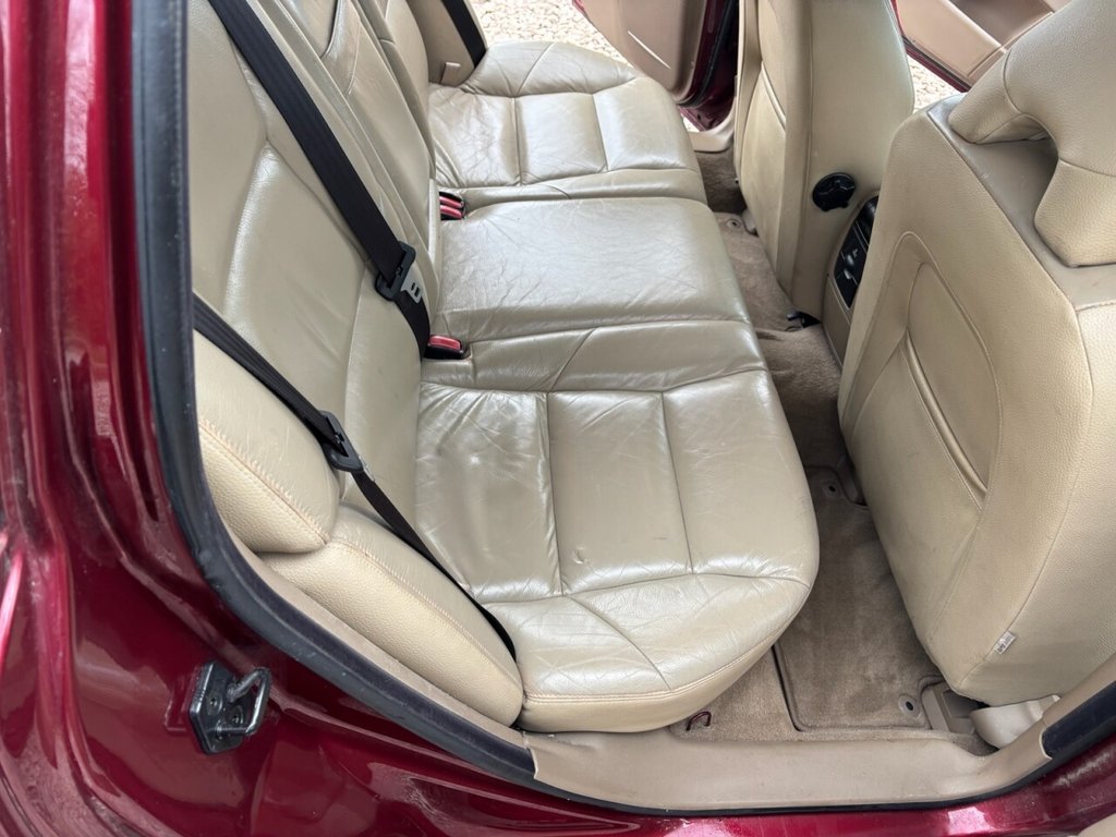 Used Volvo V70 2005 for sale - 77703560: Photo 37