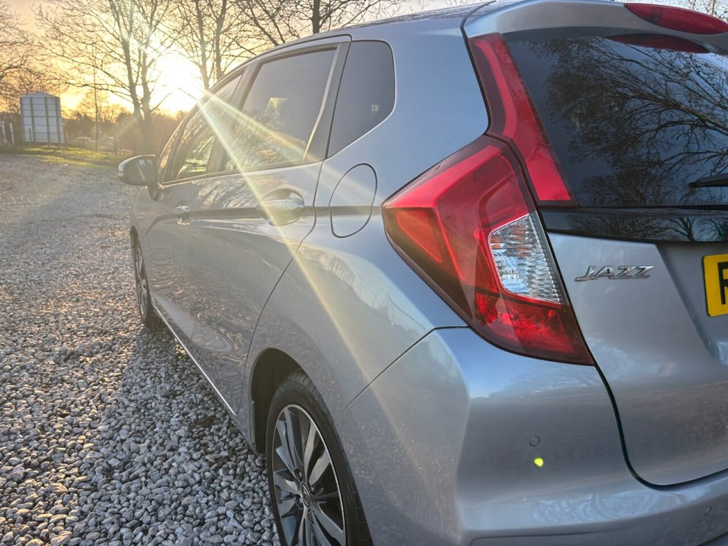 Used Honda Jazz 2019 for sale - 76783682: Photo 11