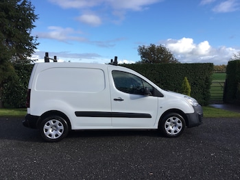 Used Peugeot Partner 2017 for sale - 76436504: Photo