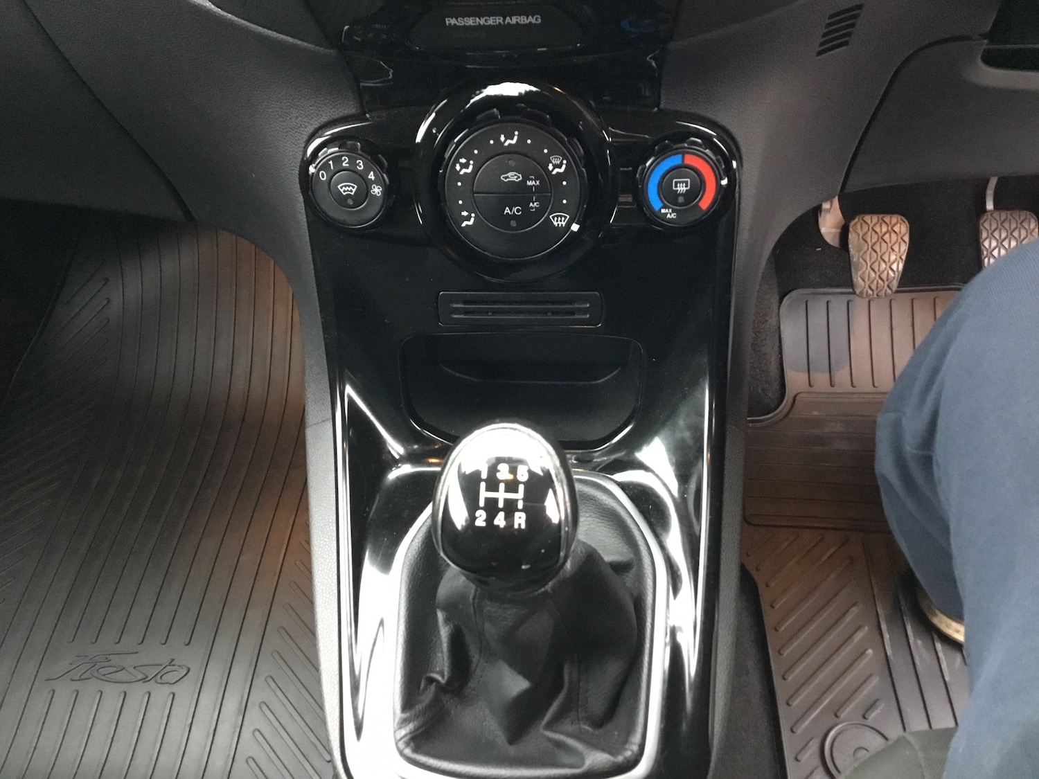 Used Ford Fiesta 2012 for sale - 76418084: Photo 9