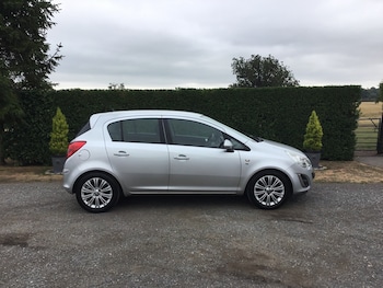 2011 (61) - 1.4i 16V [100] SE 5dr