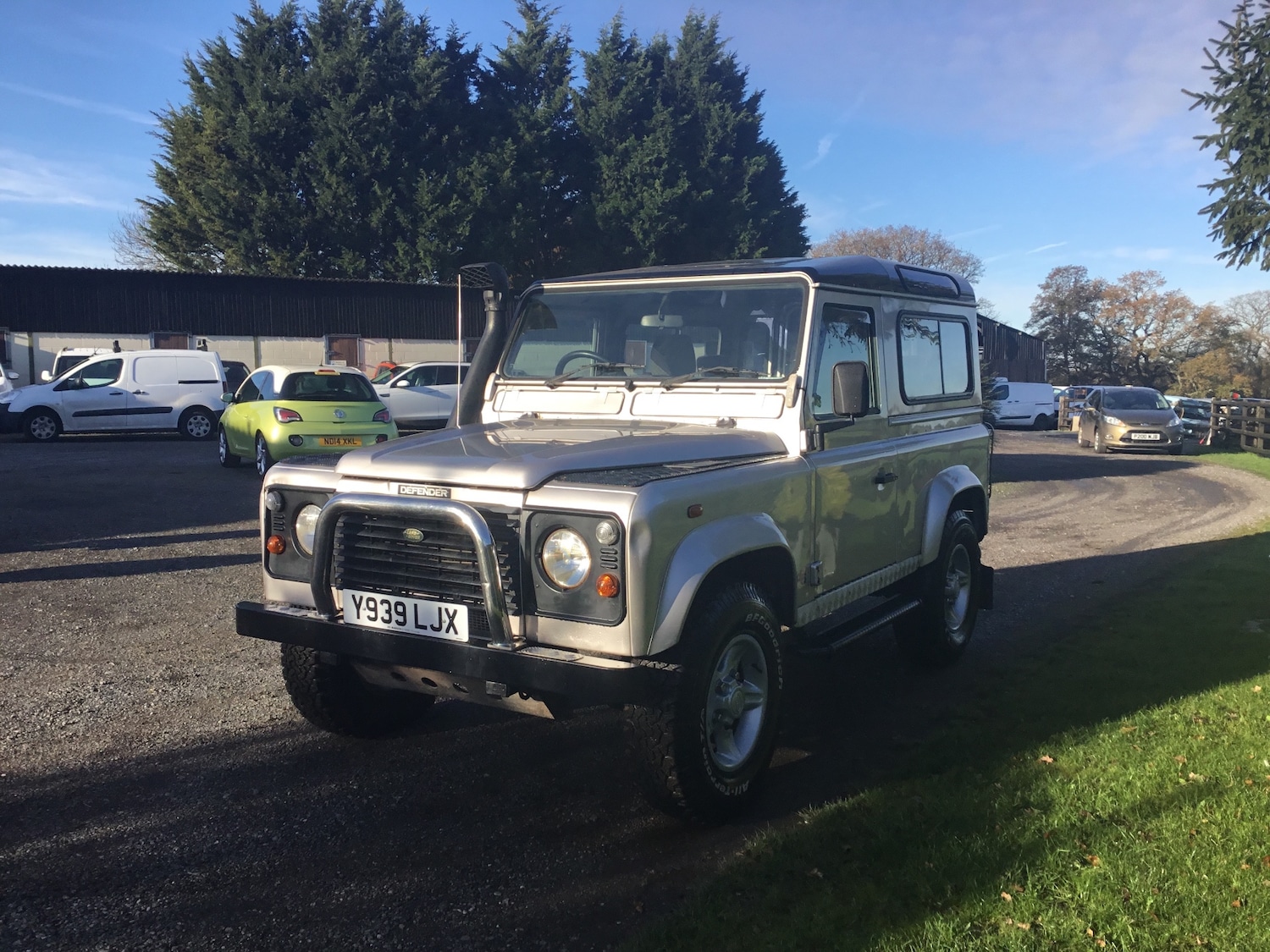 Used Land Rover Defender 90 2001 for sale - 76650065: Photo 4