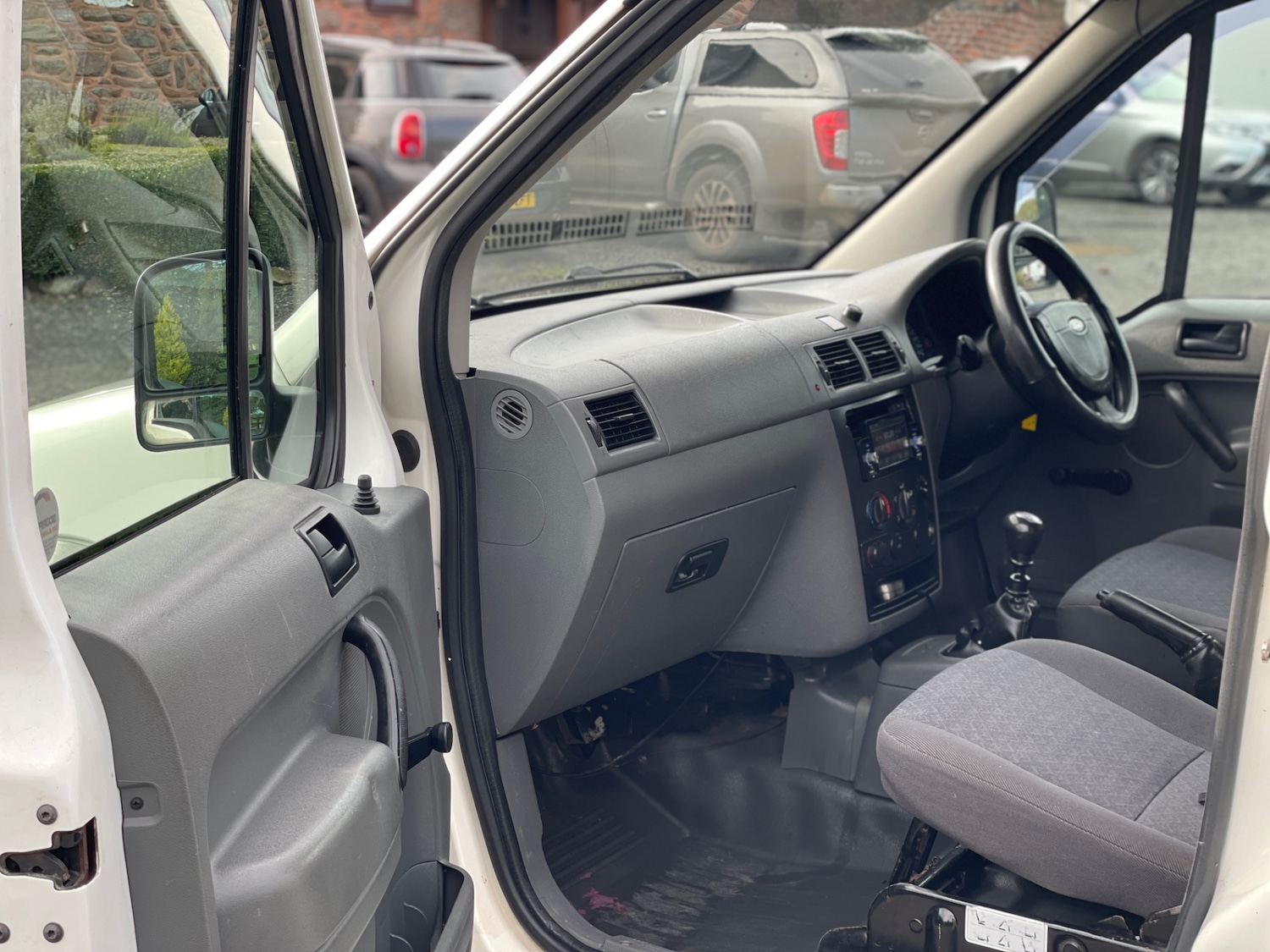 Used Ford Transit Connect 2004 for sale - 74736523: Photo 9