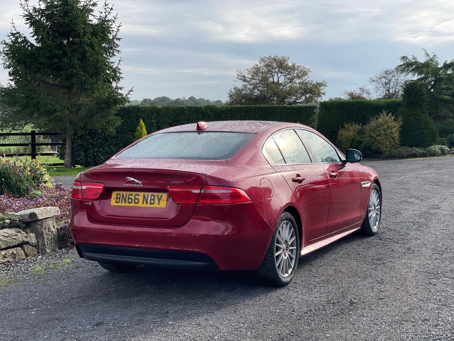 Used Jaguar XE 2016 for sale - 76141146: Photo 3