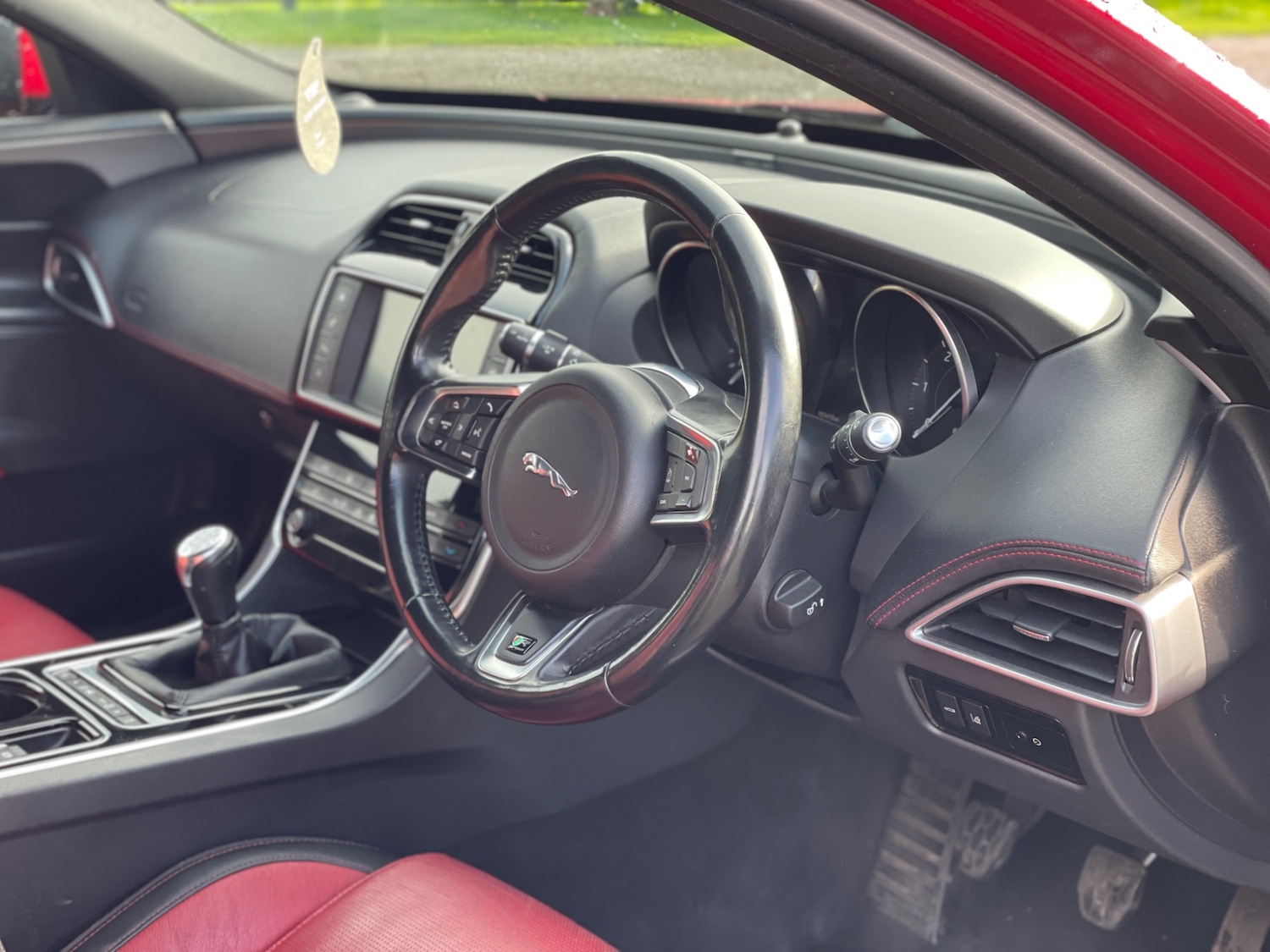 Used Jaguar XE 2016 for sale - 76141146: Photo 9