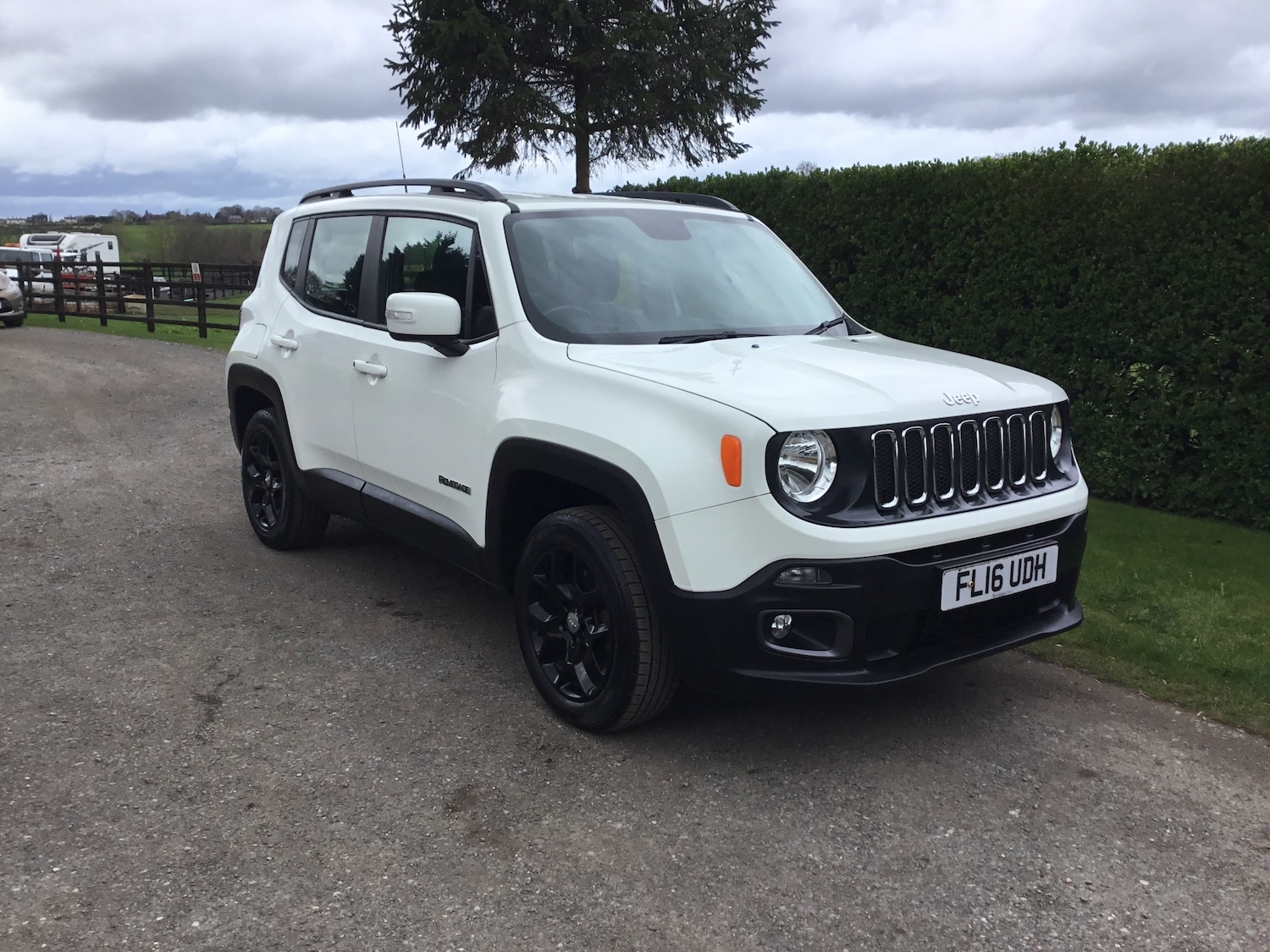 Used Jeep Renegade 2016 for sale - 78140050: Photo 2