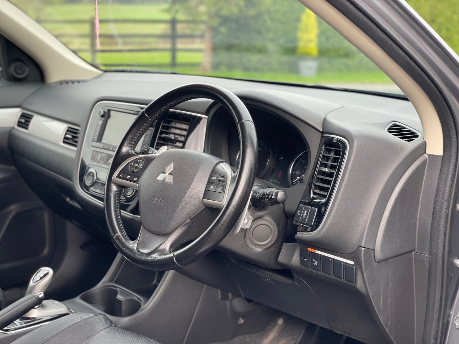 Used Mitsubishi Outlander 2015 for sale - 76092015: Photo 11