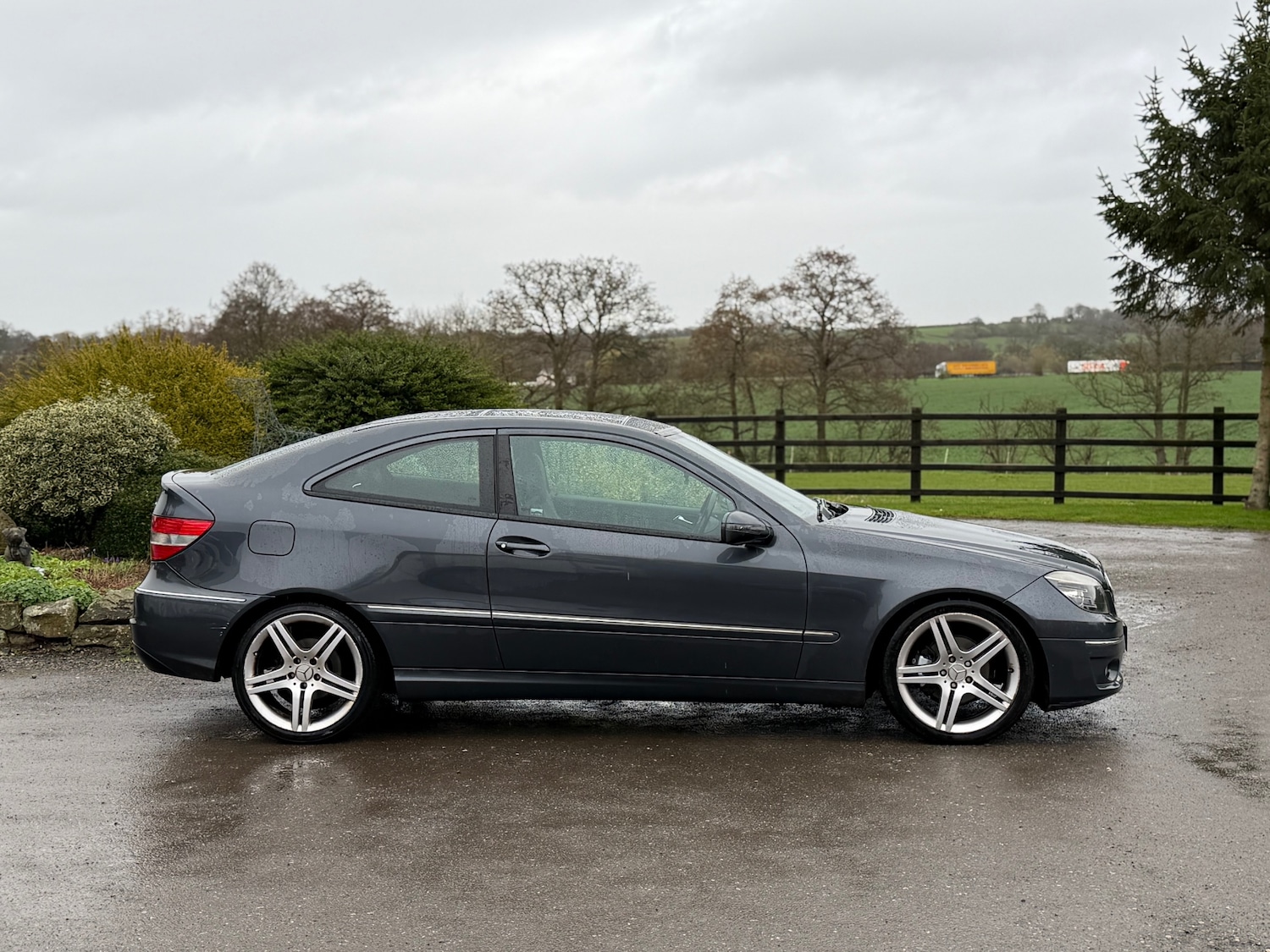 Used Mercedes-Benz CLC Class 2010 for sale - 77679311: Photo 2