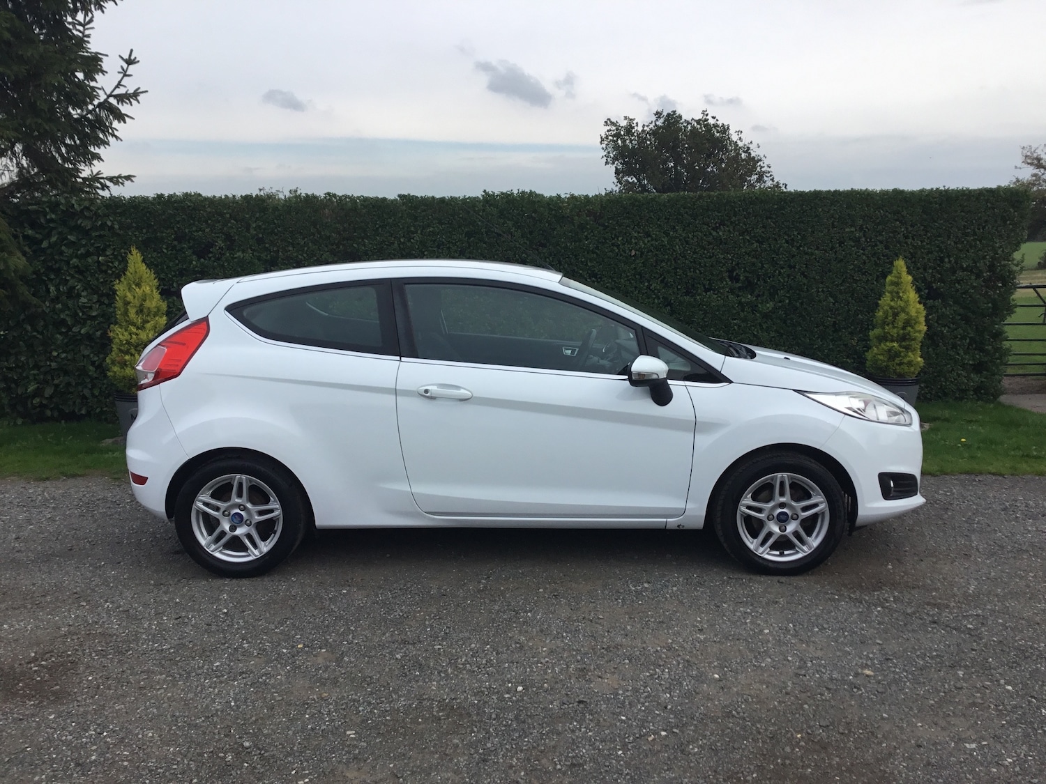 Used Ford Fiesta 2013 for sale - 76089858: Photo 2