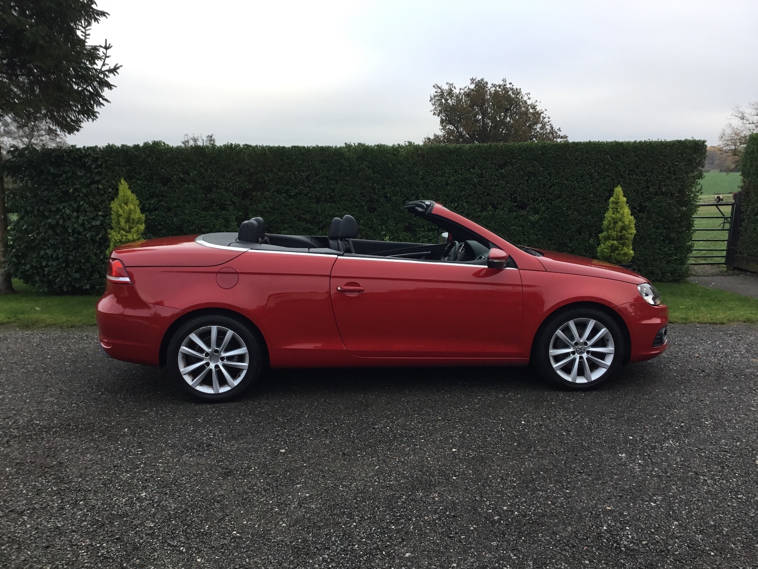 Used Volkswagen EOS 2011 for sale - 76504335: Photo 1