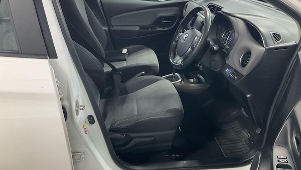 Used Toyota Yaris 2015 for sale - 76247942: Photo 10