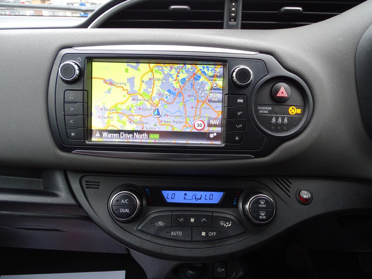 Used Toyota Yaris 2015 for sale - 76247942: Photo 18