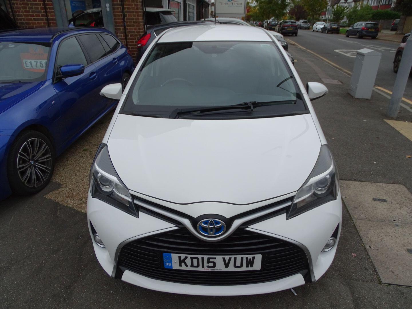 Used Toyota Yaris 2015 for sale - 76247942: Photo 2