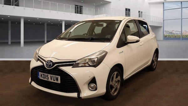 Used Toyota Yaris 2015 for sale - 76247942: Photo 2