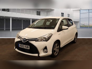 Used Toyota Yaris 2015 for sale - 76247942: Photo 2
