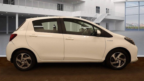 Used Toyota Yaris 2015 for sale - 76247942: Photo 4