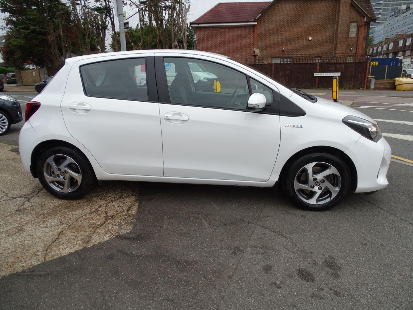 Used Toyota Yaris 2015 for sale - 76247942: Photo 5
