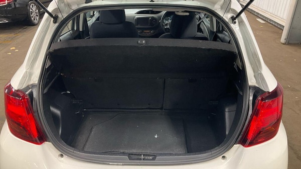 Used Toyota Yaris 2015 for sale - 76247942: Photo 7