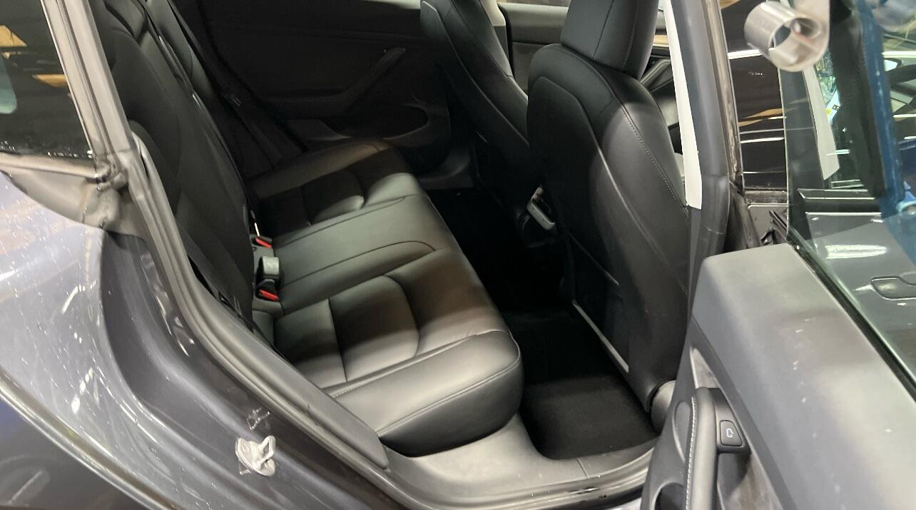 Used Tesla Model 3 2021 for sale - 76408971: Photo 9